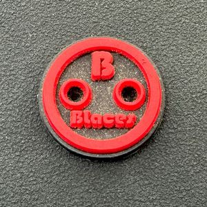 Badge en caoutchouc PVC souple personnalisé avec logo, patch en silicone pour vêtements et chapeaux - Product Image 1
