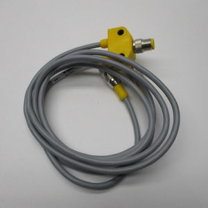 Controlador PLC Dedicado para Automatización Industrial, Nuevo y Original, Disponible en Stock - Product Image 1