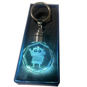 Lindo personaje de dibujos animados llavero de cristal Crayon Shin-Chan autodefensa cordón Led llavero para <span class=keywords><strong>Pokemon</strong></span> colgante con correa de felpa - Product Image 1