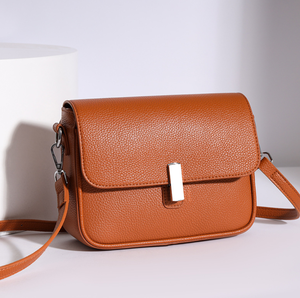 <span class=keywords><strong>Borsa</strong></span> a Tracolla da Donna in PU Effetto Ciottolato <span class=keywords><strong>Beige</strong></span>, Resistente, <span class=keywords><strong>con</strong></span> Patta e Catene, Minimalista per Uso Quotidiano - Product Image 3