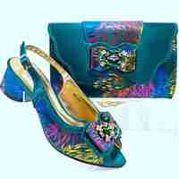 2024 dames chaussures talons compensés bleus et un sac à main chaussures italiennes et sacs chaussures et sacs ensemble pour femmes AB8761