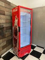 Calcomanías Duraderas para Refrigeradores Comerciales de Interior/Exterior, Impresión Personalizada en Color CMYK, Tamaño Personalizado, Vinilo Publicitario para Empresas de Bebidas