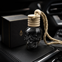 Bouteille diffuseur de parfum pour voiture en verre coloré de 8 ml, réutilisable, avec design tête de mort cool, bouchon en bois et corde, vente en gros