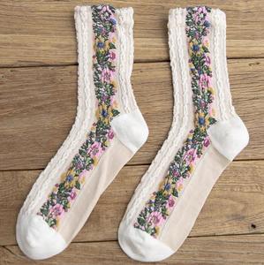 Chaussettes en coton pour femmes, design personnalisé, 5 couleurs, mi-mollet, écologiques, tendance, douces, fantaisie, fleurs - Product Image 6