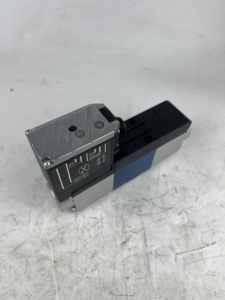 Control direccional proporcional hidráulico 4WRBAE 0811404153 4WRBAE6W18J-2X/G24N9K31/A1M - Product Image 6
