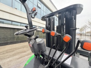 מלגזה חשמלית ז'ונגלי 3 טון, גובה הרמה 3-6 מטר, מהדק גלילי נייר, מסובב, מהדק לחבילות, אביזרי מלגזה, סוללת ליתיום-יון - Product Image 3