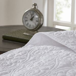 DB Reversible <b>Bedspread</b> Set White Queen Size Floral and <b>Quilted</b> Pattern Cotton and Polyester for Home Use or Hotels - Product Image 6