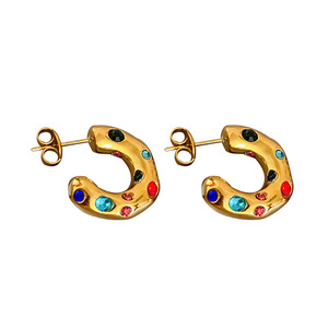 Boucles d'oreilles tendance vintage imperméables et délicates pour femmes, en acier inoxydable plaqué or 18 carats, avec perle en forme de goutte d'eau - Product Image 6