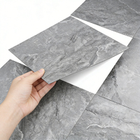 PVC-Vinylboden Flexibler LVT-Bodenbelag Marmor-LVT-Boden Luxus-Vinylfliesen 18*18 36*36 Trockenklebender Loose-Lay-Boden