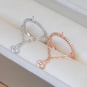 แหวนเงินแท้ S925 ชุบทอง 18K สำหรับผู้หญิง แบบเปิด สามารถใส่ไข่มุก DIY ได้ พร้อมสายสร้อยลายใบโคลเวอร์นำโชค และถาดเปล่าสำหรับใส่เครื่องประดับ 7-8 ชิ้น รุ่น 238 - Product Image 1