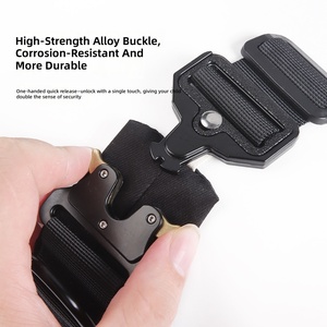 <span class=keywords><strong>Collier</strong></span> d'entraînement tactique réglable en nylon pour animaux <span class=keywords><strong>de</strong></span> compagnie avec fonction <span class=keywords><strong>de</strong></span> déverrouillage rapide et bande réfléchissante, adapté aux grands chiens - Product Image 3