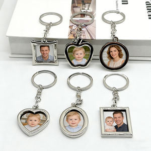 Porte-clés photo personnalisé multi-formes en alliage de zinc, vente en gros d'usine, pour photos de famille, idéal comme cadeau - Product Image 3