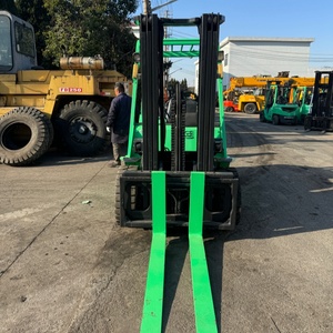 Montacargas Hidráulico Usado Mitsubishi en Oferta, 3 Toneladas, 5 Toneladas, Fabricado en Japón, Motor Diésel ISUZU, Todoterreno, Mástil Múltiple - Product Image 2