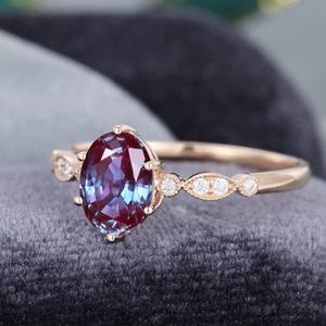 แหวนเงินแท้ 925 ประดับเพชร CZ ดีไซน์เรียบหรู ชุดแหวนอเล็กซานไดรต์ แหวนแต่งงานอเล็กซานไดรต์ - Product Image 5