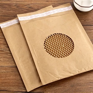 Enveloppes d'expédition rembourrées en papier kraft brun écologique, compostables et résistantes aux chocs - Product Image 2