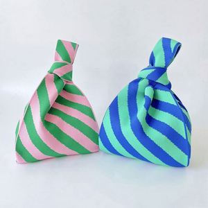 Sac fourre-tout décontracté en tricot coloré à rayures, sac à main en sergé tendance pour femme - Product Image 4