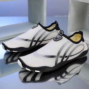 <span class=keywords><strong>Chaussures</strong></span> d'eau pieds nus respirantes et légères avec logo personnalisé pour la plage baskets de gym minimalistes pour le printemps - Product Image 2