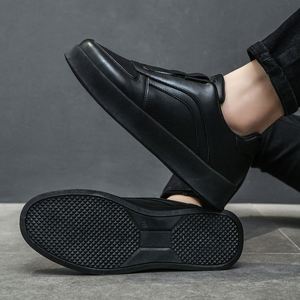 Zapatillas de running para hombre, elásticas, estilo casual, antideslizantes, con plataforma, blancas, transpirables, de malla y cuero, cómodas para caminar - Product Image 3