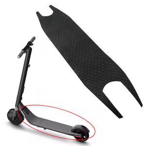 Tapis de pied autocollant pont pour <span class=keywords><strong>Ninebot</strong></span> <span class=keywords><strong>ES1</strong></span> Kickscooter Scooter électrique tampons en caoutchouc avec contiennent des pièces en Viscose - Product Image 1
