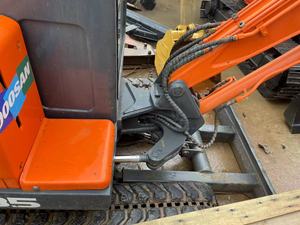Mini-excavatrice d'occasion Doosan DH35 DH55 DH60-7 DH150LC-7 DH150W-7 DH210 DH225 5 tonnes Moteur Pompe - Product Image 3