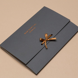 Nuova Busta Personalizzata con Logo Stampa UV Busta per Inviti di Nozze con Fiocco Confezione - Product Image 1