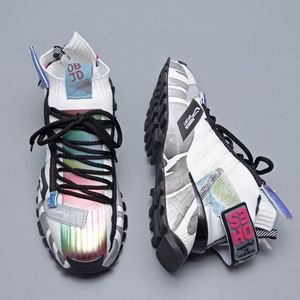 Etiqueta de envío personalizada para zapatillas deportivas de hombre para el verano, zapatillas casuales de malla transpirable para hombre. - Product Image 6