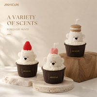 Bougie parfumée personnalisée en forme d'ours, en cire de soja, avec décorations de cupcakes fraise, cerise et macaron, styles variés et marque privée OEM