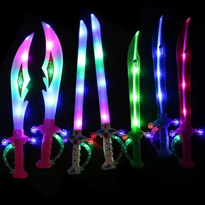 Prese di fabbrica illuminano la spada di squalo per bambini spada giocattolo luci a LED lampeggianti ed effetti sonori accessori per costumi regalo di compleanno