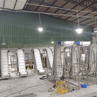 Transportador Inclinado Portátil de Alimentos SUS304 con Banda de PU Blanca de Grado Alimenticio y Tolva, Fabricado en China