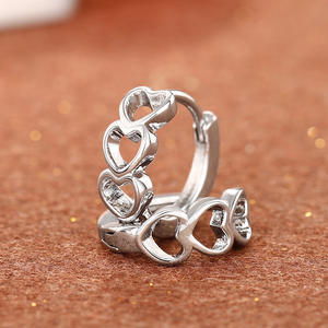 Pendientes de aro con forma de corazón de plata 925 Luvaj para mujer, joyería romántica para uso diario, acabado en oro blanco - Product Image 4