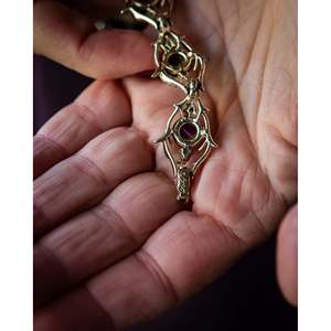 Pulsera Vintage de la Marca Coro con Perlas Esmaltadas Rojas - Product Image 4