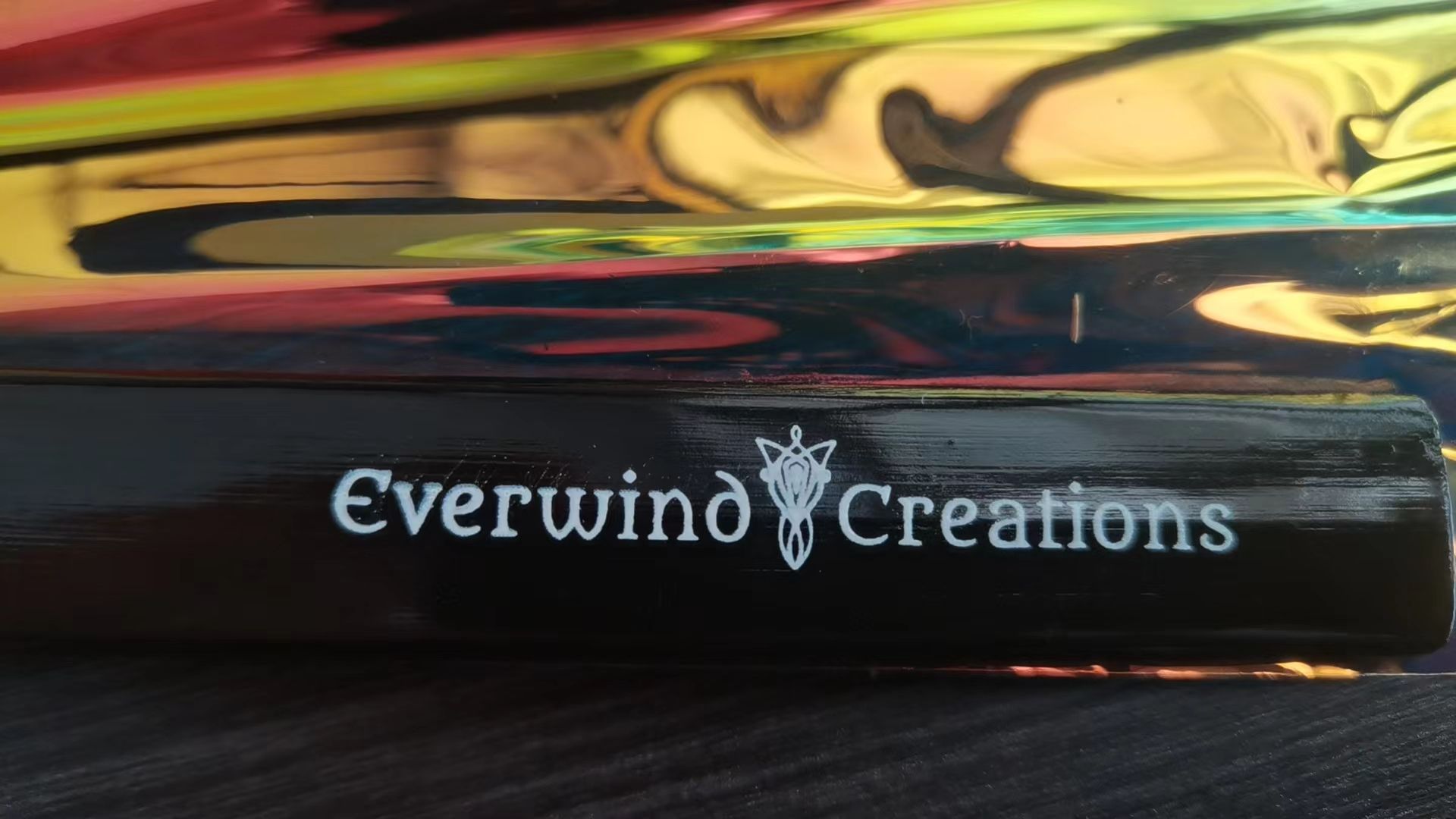 Logotipo de la impresión en el lado