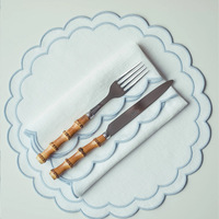 Set de table carré en lin blanc vintage de style nordique, bord festonné bleu clair, serviette de table, décoration de la maison