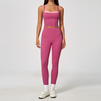 Ensemble de yoga 2 pièces OEM avec logo personnalisé pour femme : Leggings extensibles effet push-up et débardeur court dos croisé avec bordure contrastante