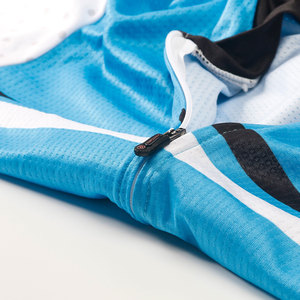 T-shirt d'entraînement cycliste personnalisé avec plusieurs options d'impression de logo, en tissu doux et respirant pour femmes, idéal pour le cyclisme et le spinning en salle - Product Image 3