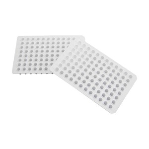 Plaque PCR médicale Yongyue 96 puits 100 µL sans jupe, fond plat blanc, stérilisable, plaque à puits carrés - Product Image 3
