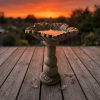 Statue de mangeoire à oiseaux classique rustique en résine Art Déco, avec piédestal, bain d'oiseaux sur pied, ornement décoratif de jardin extérieur, durable et facile à installer