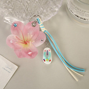 Porte-clés Fleur de Plumeria - Breloque de Sac Esthétique Estivale Tendance TikTok avec Pompon Tressé et Mini Pendentif Tongs - Product Image 4