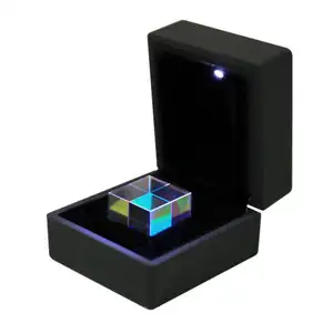 Di vendita caldo di vetro ottico cube x- cube colorato prisma di vetro