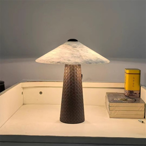 Lámpara de Mesa de Mármol Natural Español, LED E27, con Interruptor, Lámpara de Escritorio de Diseño Nórdico Moderno y Minimalista para Dormitorio o Sala de Estar - Product Image 1