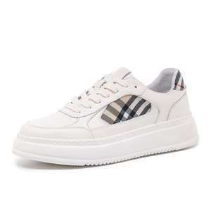 Chaussures de sport décontractées polyvalentes pour hommes, en cuir véritable, avec empiècements blancs, semelle épaisse et souple, collection Printemps 2026 - Product Image 2