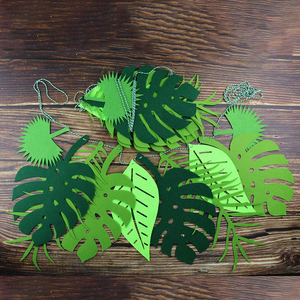 Guirnaldas de Hojas de Palma <span class=keywords><strong>para</strong></span> Fiestas Tropicales, Decoraciones <span class=keywords><strong>para</strong></span> Fiestas Hawaianas Luau, Banderines Temáticos de Hojas Verdes de Fieltro <span class=keywords><strong>para</strong></span> Fiestas de Verano con Temática de Jungla - Product Image 6