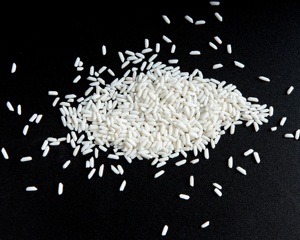 22.5 kg de arroz glutinoso Long An de grano largo, 10% de grano roto, blanco suave, en bolsas BOPP de doble cara con interior de PE, a granel, con 12 meses de vida útil. - Product Image 1