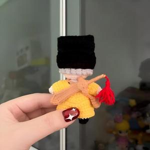 Vente directe usine : Porte-clés poupées LinZhengying au crochet, pendentifs personnalisés, ornements de sac à dos, porte-clés tricotés personnalisés - Product Image 4
