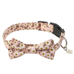 Collier en coton pour chat avec petit nœud papillon floral - Product Image 2