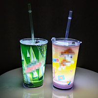 Özelleştirilebilir 12 oz 14 oz 16 oz LED yanıp sönen bardaklar ticari faaliyetler için plastik aydınlık bardaklar düğün taraflar