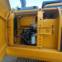 Excavatrice Komatsu PC130 d'occasion 2020, poids opérationnel 13 tonnes, moteur 68,4 kW, godet 0,7 m, composants essentiels (pompe, moteur) inclus