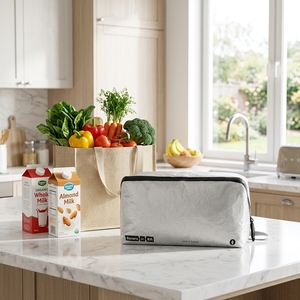 Bolsa de Maquillaje y Artículos de Aseo Ligera, Impermeable y Personalizada en Color Plateado para <span class=keywords><strong>Viajes</strong></span> y Uso en Movimiento - Product Image 1