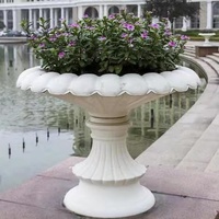 Pot de fleurs en GRC blanc européen de luxe pour jardin extérieur, jardinière sculptée ornée pour la décoration extérieure de la maison