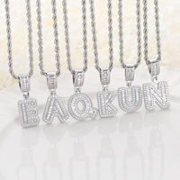 Collier Hip-hop en Zircon Glacé avec Pendentif Lettre Européen et Américain, Bijou Best-seller, Accessoire Homme